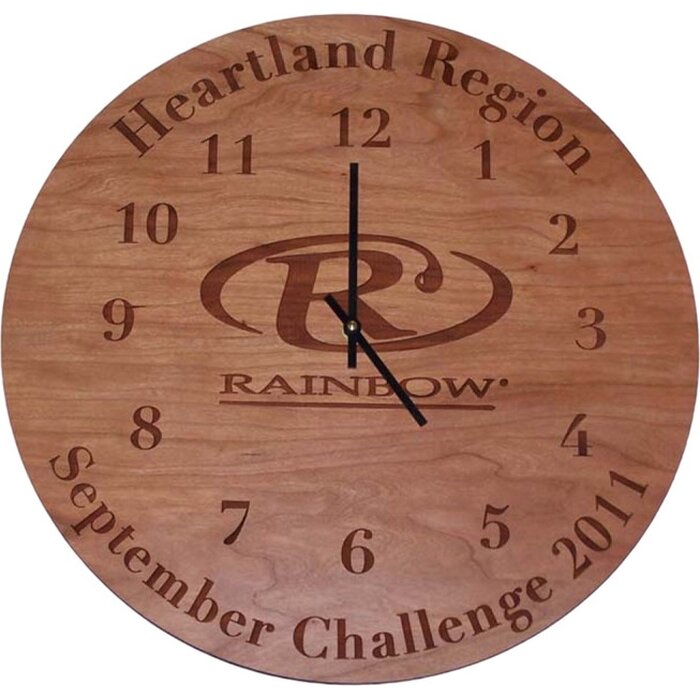 houten klokken met gravering