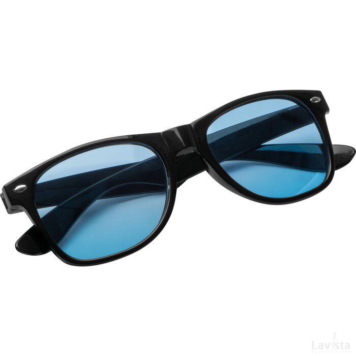 Zonnebril met gekleurde glazen blauw
