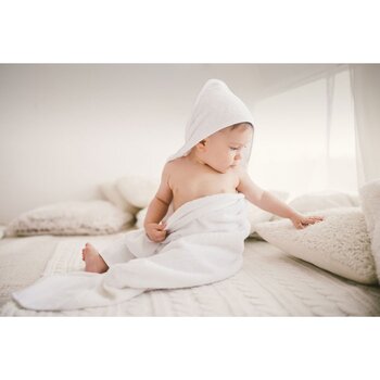 Katoenen babyhanddoek met kap Wit