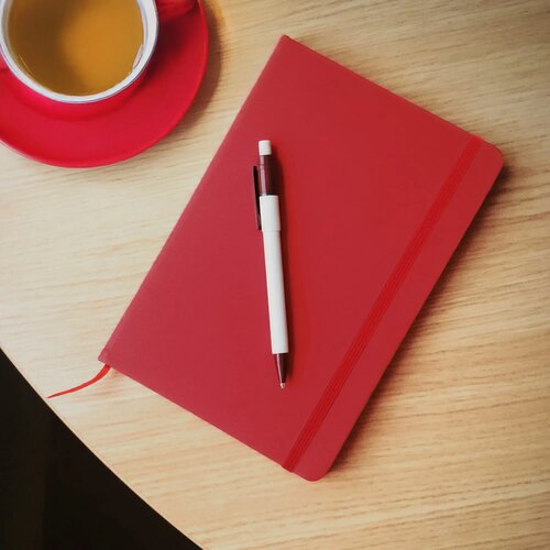 A5-notitieboek van PU met FSC-pagina's rood