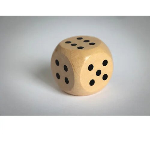 Schima houten dobbelsteen 3cm Dadin hout